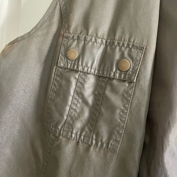 2X Liz Claiborne Faux Leather Vest. - Picture 2 of 3